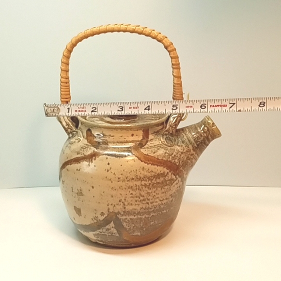 Vintage artist signed artisan pottery glazed teapot with bamboo handle. - Picture 10 of 12